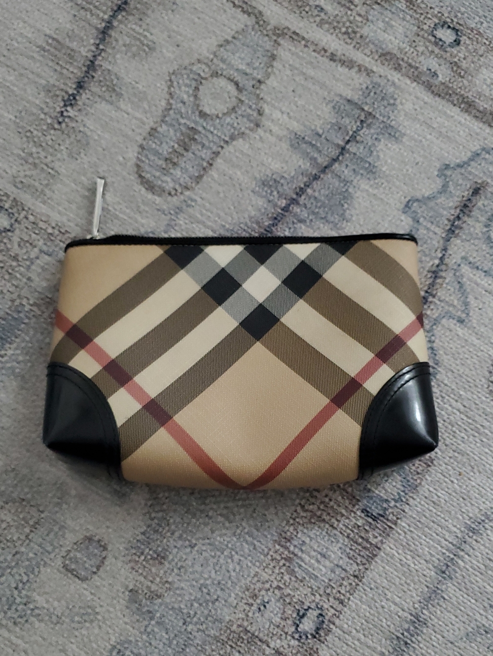 Burberry Zip Accessory Bag Cosmetic Clutch Pochette